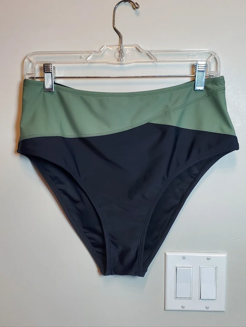 49. NWT - Cupshe Wrapped Bikini Top & High-Rise Bottoms Set - Picture 7 of 14